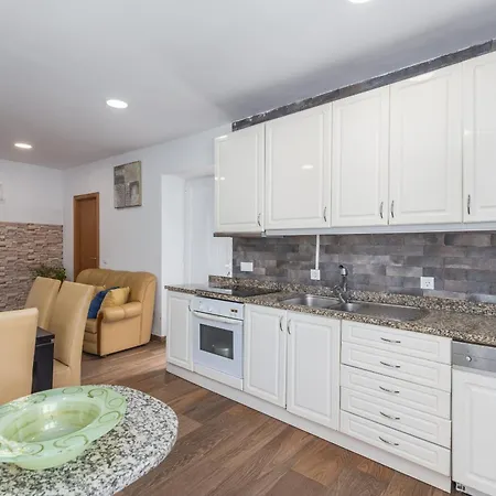 Casa Dognas With Private Pool & Garden - Castelo De Paiva, By Hopstays * Castelo de Paiva