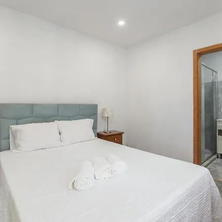 Casa Dognas With Private Pool & Garden - Castelo De Paiva, By Hopstays Semesterbostad Castelo de Paiva