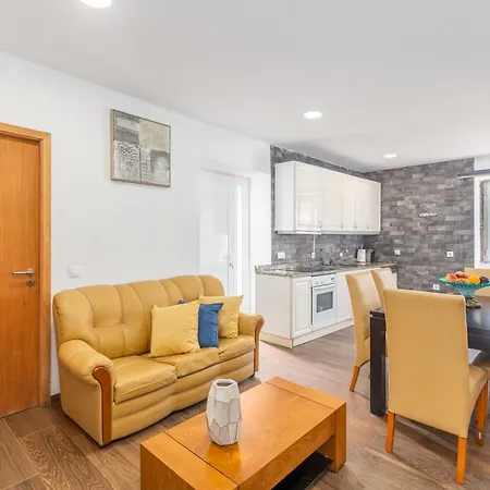 Casa Dognas With Private Pool & Garden - Castelo De Paiva, By Hopstays Semesterbostad