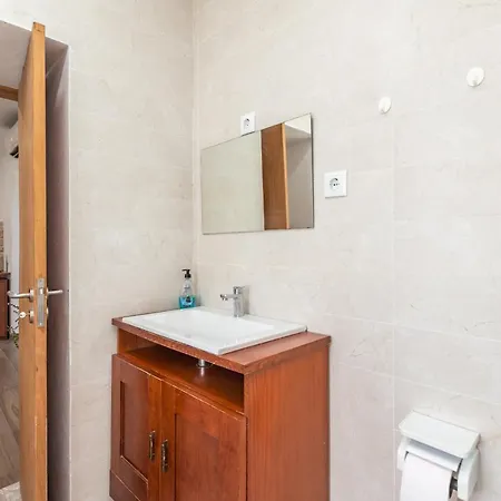 Дом отдыха Casa Dognas With Private Pool & Garden - Castelo De Paiva, By Hopstays Каштелу-ди-Пайва