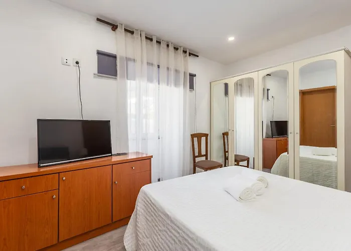 Prázdninový dům Casa Dognas With Private Pool & Garden - Castelo De Paiva, By Hopstays Castelo de Paiva