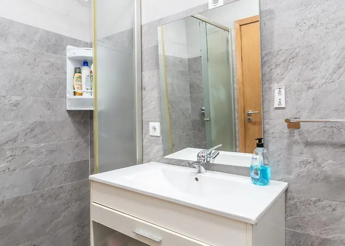 Casa Dognas With Private Pool & Garden - Castelo De Paiva, By Hopstays * Castelo de Paiva