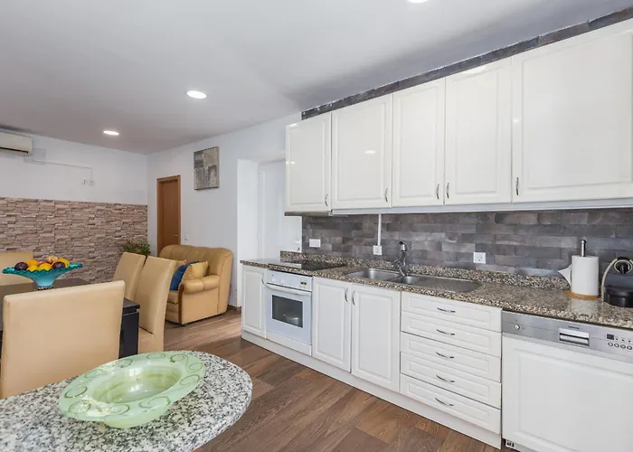 Casa Dognas With Private Pool & Garden - Castelo De Paiva, By Hopstays * Castelo de Paiva