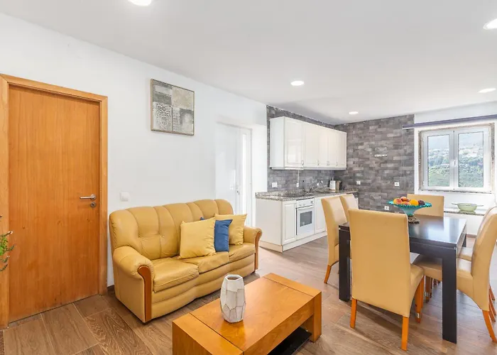 Casa Dognas With Private Pool & Garden - Castelo De Paiva, By Hopstays Prázdninový dům